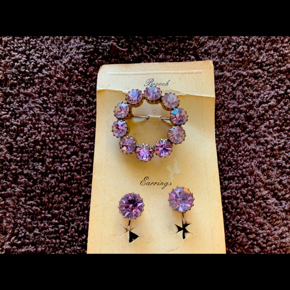 unknown Jewelry - Vintage brooch earring set.  Pink Ice